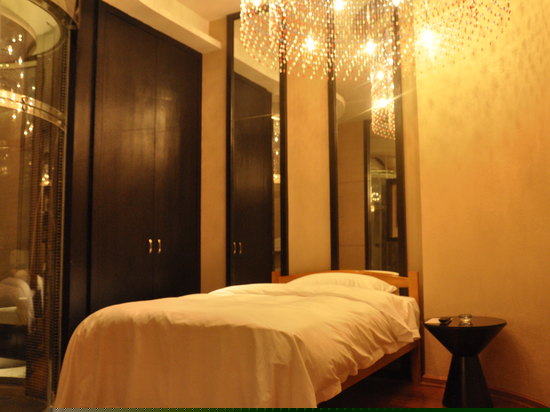 副楼怡家玻璃房（无窗）