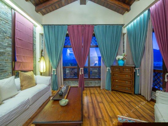 豪华海景大床房