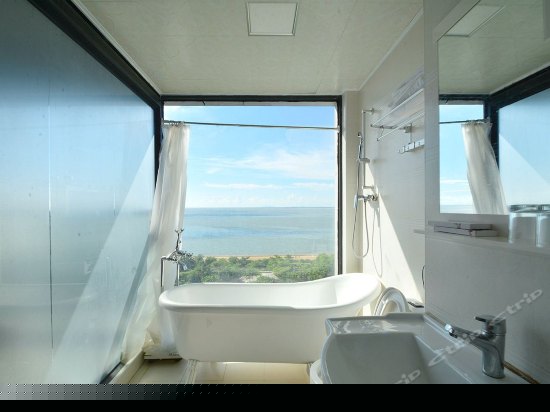 高层豪华海景大床房