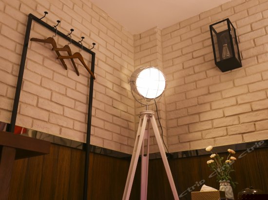 摩登时代主题房