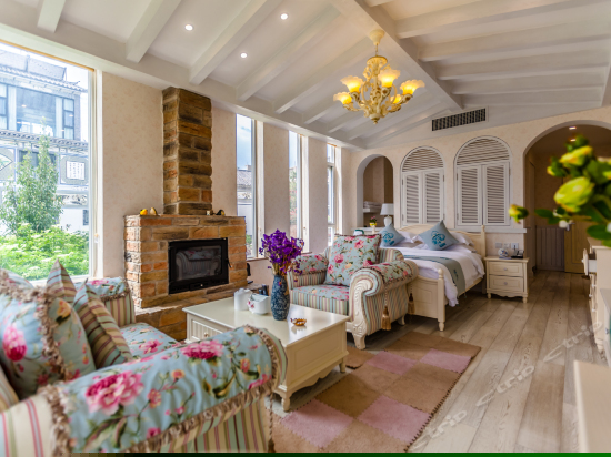 月亮河欧式花园洋房