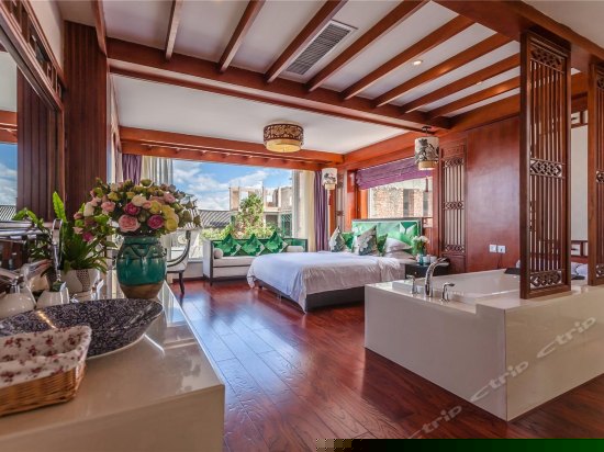 莲的守候豪华大床房