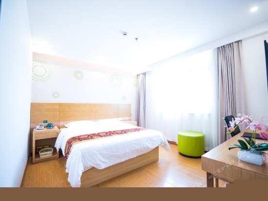 1.8米床豪华大床房