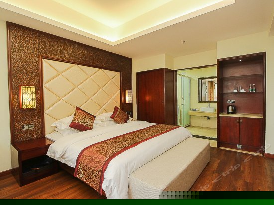 豪华江景大床房