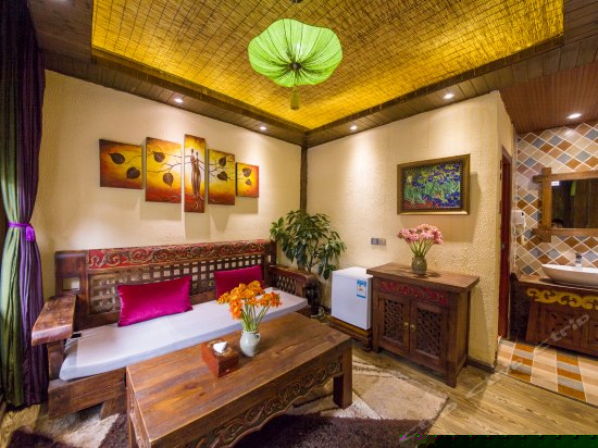 镜花水月豪华套房