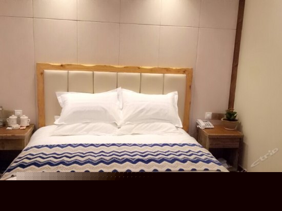 云泉火山汤池花园豪华保健套房