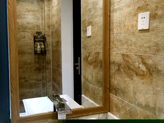 植物染山景大床房茶白