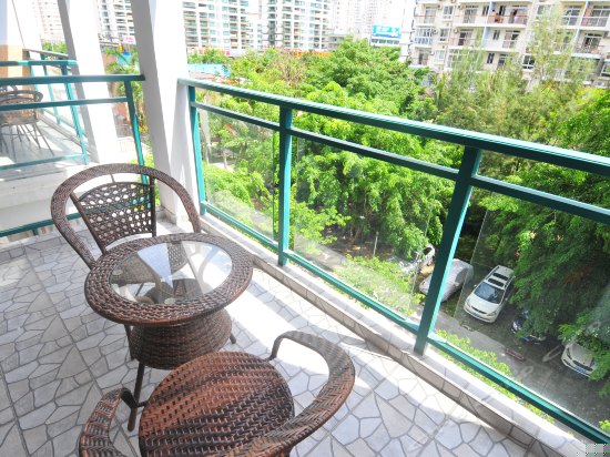 温馨园景家庭房