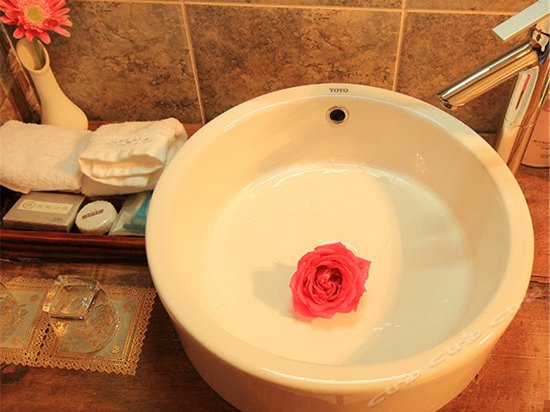 豪华阳光大床房