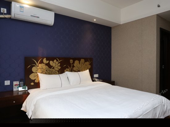 豪华数码大床房