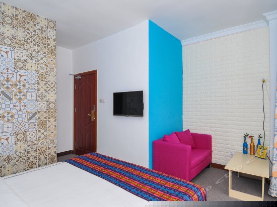 你好色彩阳台海景大床房