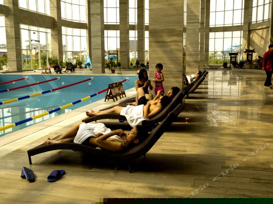 室内游泳池