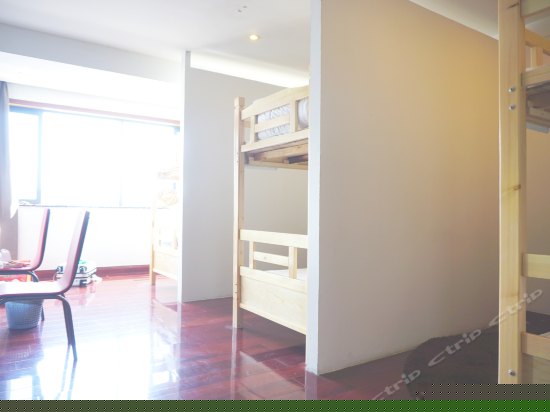 幺妹苍穹六人房(床位)