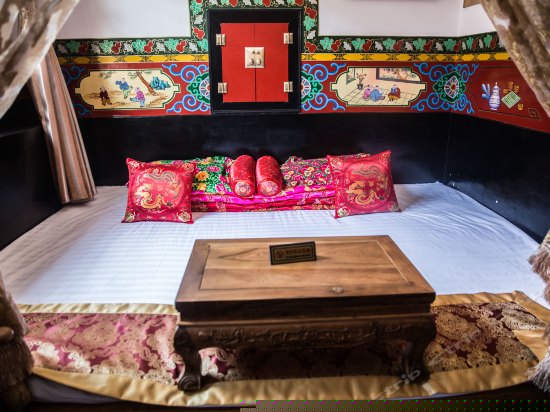 豪华龙凤民俗土炕房