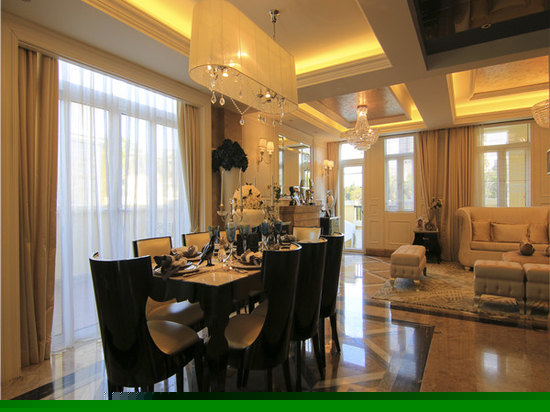 联排4居室湖景别墅