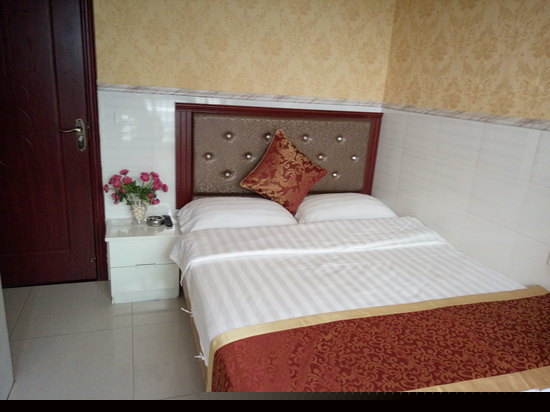 电脑大床间(内宾）