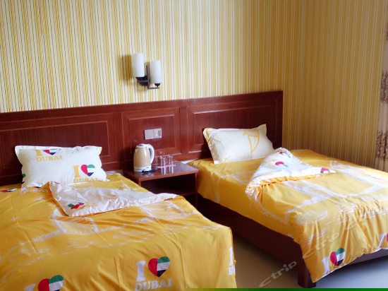 金色阳光唯美双床房