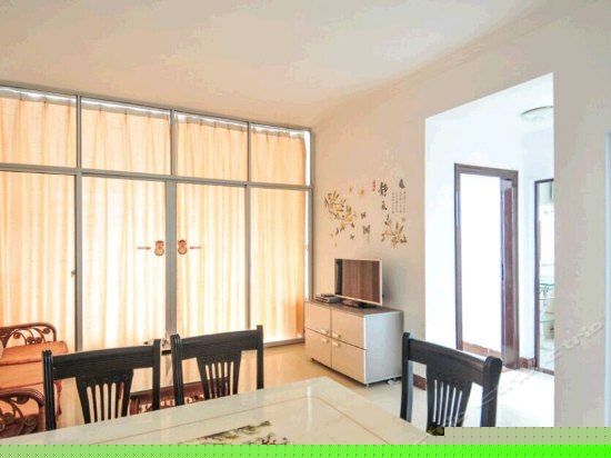 温馨园景两居室房