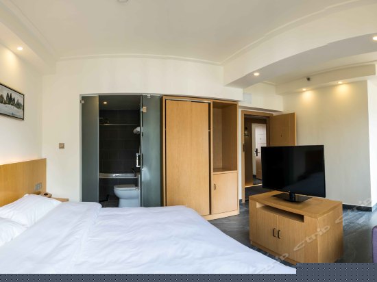 景观豪华大床房