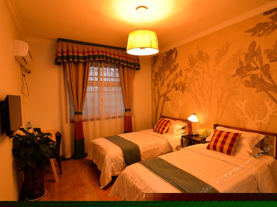 草间弥生标准间