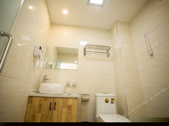 木落天空大床房