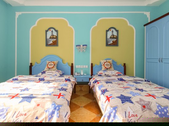 主题温馨亲子间