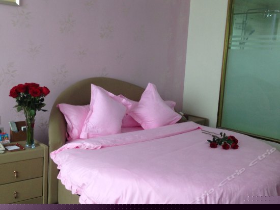 浪漫情侣房