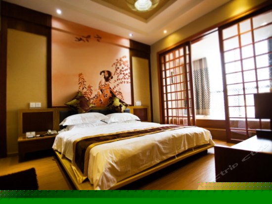 榻榻米（唯美大床房）