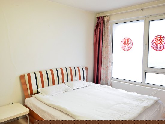 豪华商务大床房