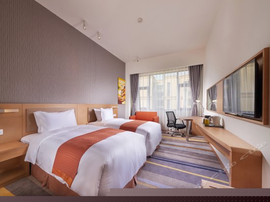 智选高级双床房