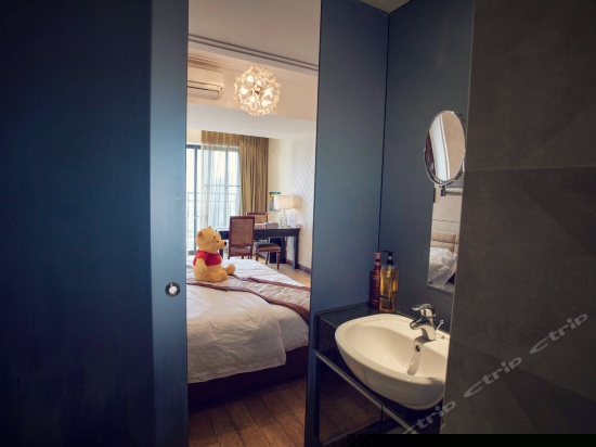 维尼熊温馨大床房