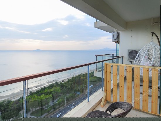 花开半夏一线海景大床房