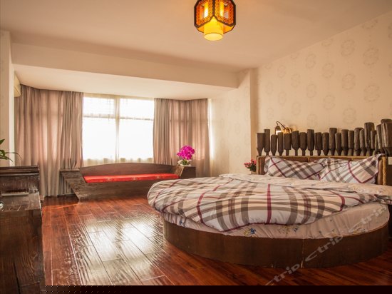豪华大床房