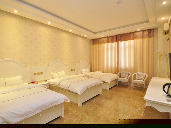 豪华典雅三人房