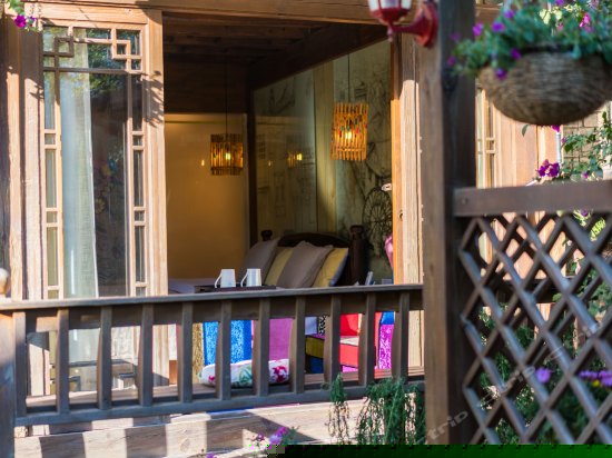 豪华阳光大床房