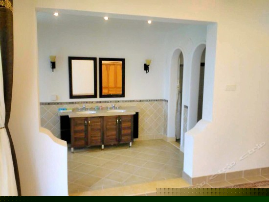 复式四房一厅别墅