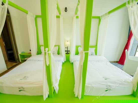 侧面落地窗海景标准房