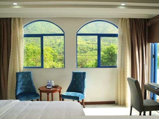 阳台豪华大床间