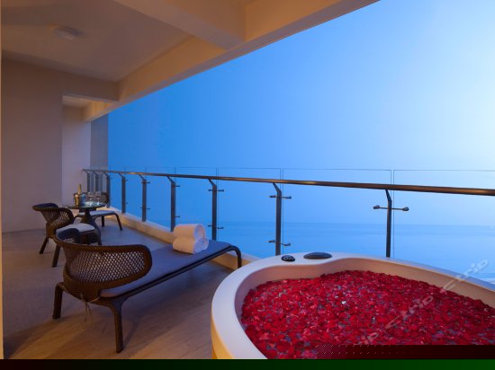 揽海两室一厅豪华海景家庭套房