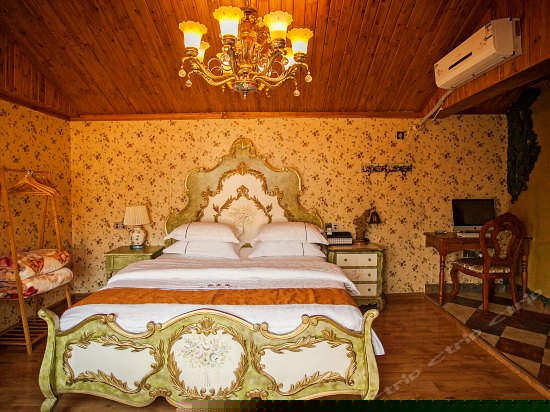 宫（超大江景阳台大床房）