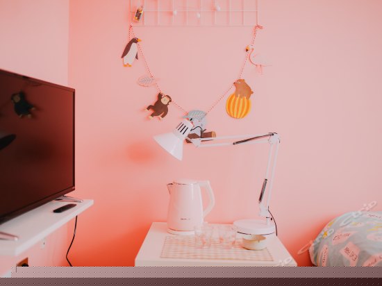 西窗二号粉色间