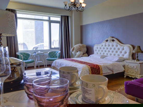 豪华海河景大床房