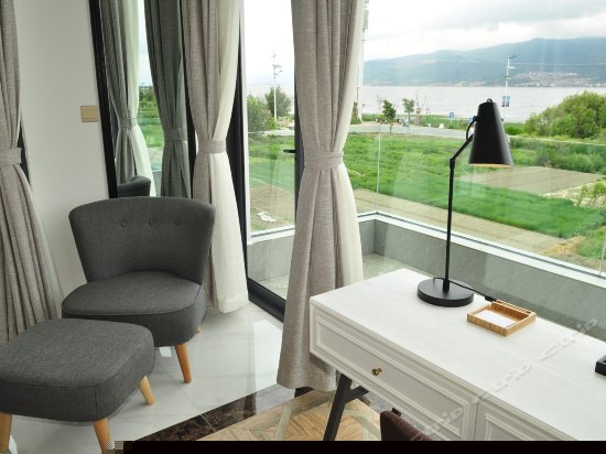 高级海景阳台大床房