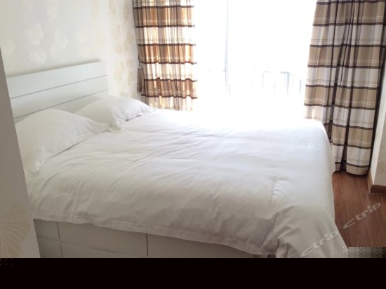 海逸湾豪华园景三卧室