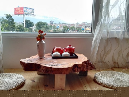 观景飘窗大床房