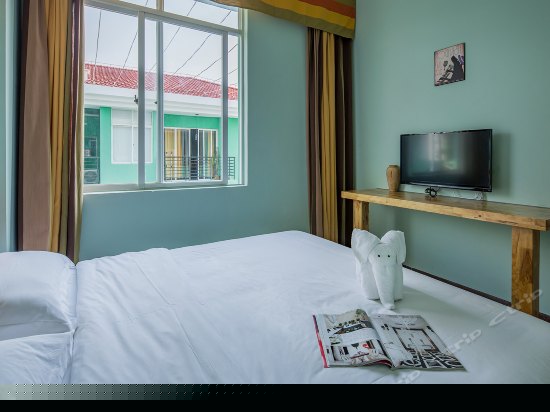 华灯江畔家庭房