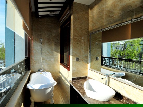 全景沐浴河畔房（大床）