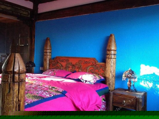 蓝翎轩温馨大床房