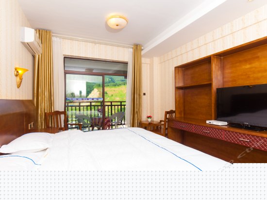 阳台山景大床房