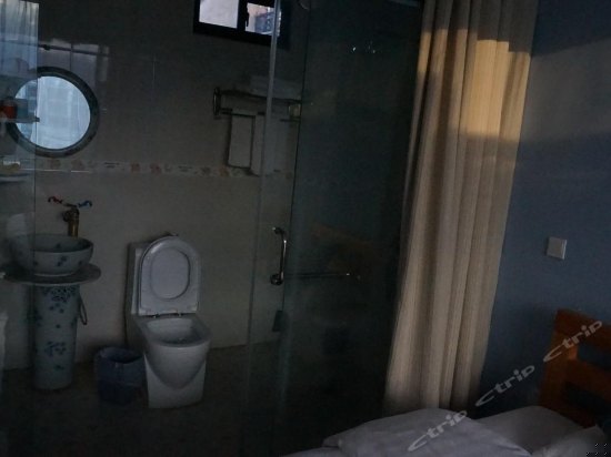 三楼观景家庭房